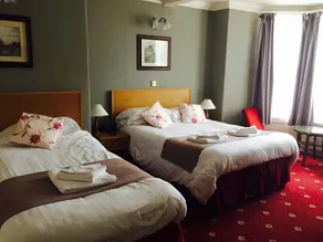 Plas Coch Hotel Ltd - Zimmer