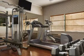 Poco Inn and Suites Hotel & Conference Centre - Fitnessbereich