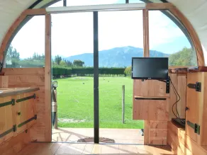 Wacky Stays - unique farm-stay glamping rentals, FREE animal feeding tours - Vue de la chambre