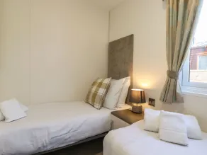 Canis - Room