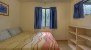 Sandy Hollow Tourist Retreat - Room