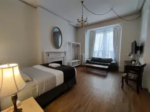 Ambrose House & Cafe - SELF CHECK-IN GUESTHOUSE - Room