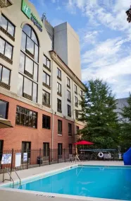 Holiday Inn Express & Suites Greenville-Downtown by IHG - Piscine