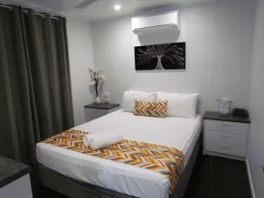 Alex Beach Cabins and Tourist Park - Habitación