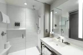 AC Hotel by Marriott Boston Cleveland Circle - Salle de bain