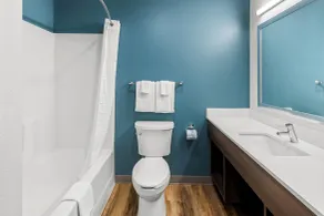 WoodSpring Suites Kansas City Airport - Salle de bain