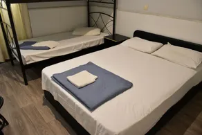 Zorbas Hotel - Hostel - Room