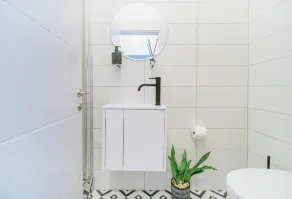 Monochrome - by Loginn Tel-Avivian hotels - Baño