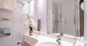 Sure Hotel by Best Western Hilden-Düsseldorf - Bathroom