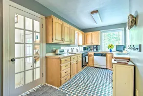 Idyllic Springfield Haven w/ Screened Porch! - Interior
