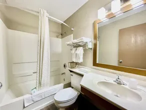 Econo Lodge Quincy - Salle de bain