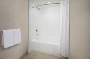 Holiday Inn Express & Suites Kitchener Southeast by IHG - Salle de bain