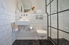 Sugarbird Manor - Bathroom