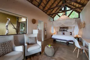 Pondoro Game Lodge - Room