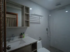The R One - Bathroom