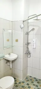 Manggolo Homestay Syariah - Badezimmer