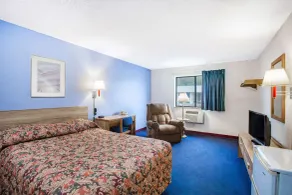 Super 8 by Wyndham Hot Springs - Chambre