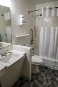Fairway Overnight & Extended Stay - Badezimmer