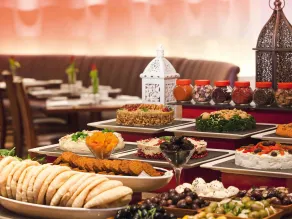 Mövenpick Hotel & Apartments Bur Dubai - Restaurant