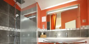 LE MAS DES COLOMBES Chambres d'hôtes B&B & SPA - Badeværelse