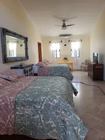 Linda Propiedad de 5 Habitaciones - Rom