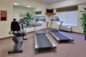 Country Inn & Suites by Radisson, Fresno North, CA - Fitness facility