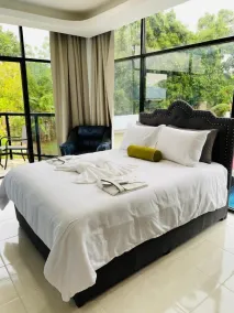 The Alexandria Marquis Hotel & Resorts Ltd - Room