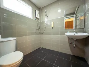 The  Seathru  Kohlarn   - Baño