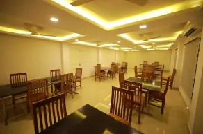 Airport Avenue Plaza - Restaurant
