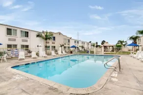 Motel 6-Carson, CA - Pool
