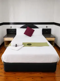 Laletsa Lodge - Zimmer