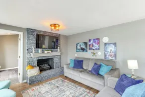 2 Decks, Lake Views! Group Escape in Osage Beach - Intérieur