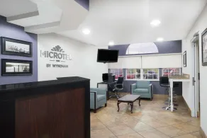 Microtel Inn Bowling Green - Hall