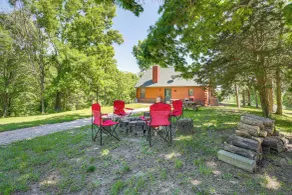 Hillside Cabin on 43 Acres w/ Private Lake & View! - Interiør
