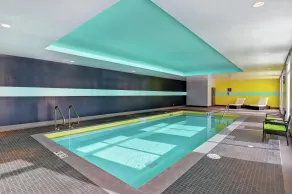 TRU BY Hilton Edmonton Windermere - Piscine