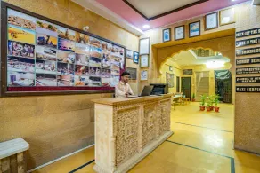 Hotel Marina Mahal with Swimming Pool - Réception