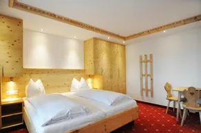 Triple room, shower or bath, toilet, conveniences - Habitación