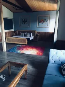 Pinewood Nirvana - Camera