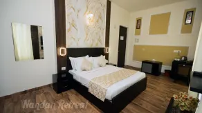 Nandan Retreat 4-Star Hotel & Luxury Villas Near Prem Mandir, Vrindavan - Chambre