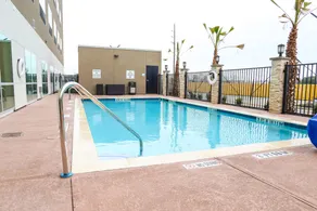 Holiday Inn Express & Suites - Houston IAH - Beltway 8 by IHG - Piscine