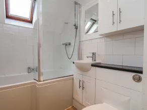 Waterside Cottage - Bathroom