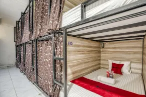 RedDoorz Hostel @ Feliz Noche Cengkareng - Room