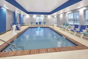 La Quinta by Wyndham Springfield IL - Piscine