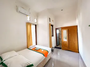 Homestay Syariah Jakal 3 Dekat UGM by Simply Homy - Chambre