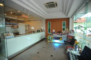 C & N Hotel Patong, Phuket - Resepsjon