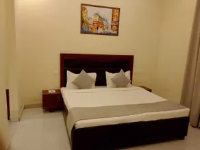 Ayansh Klyde Inn, Lucknow - Room
