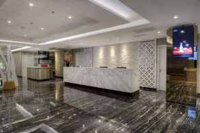 Platinum Adisucipto Hotel & Conference Center - Reception