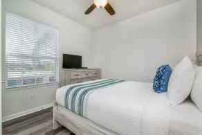 Roomy and Modern 3bd/2ba Home With Balcony #3vc201 - Rom