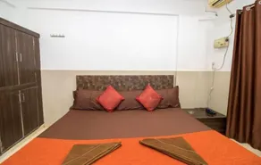 Hotel Travellers Inn - Room