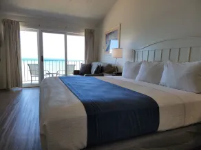 Pointes North Beachfront Hotel - 2 Person Spa Tub Studios - Room